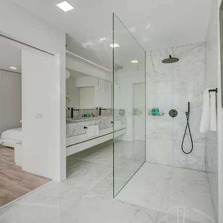 Villa Specter Pool Private 아데제